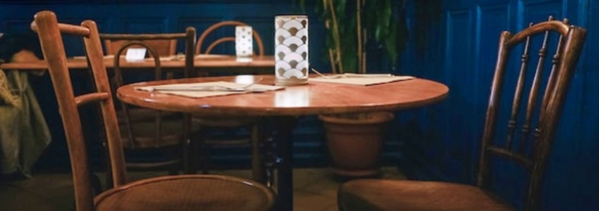 ¿Por qué apostar por mobiliario retro vintage en tu cafetería?